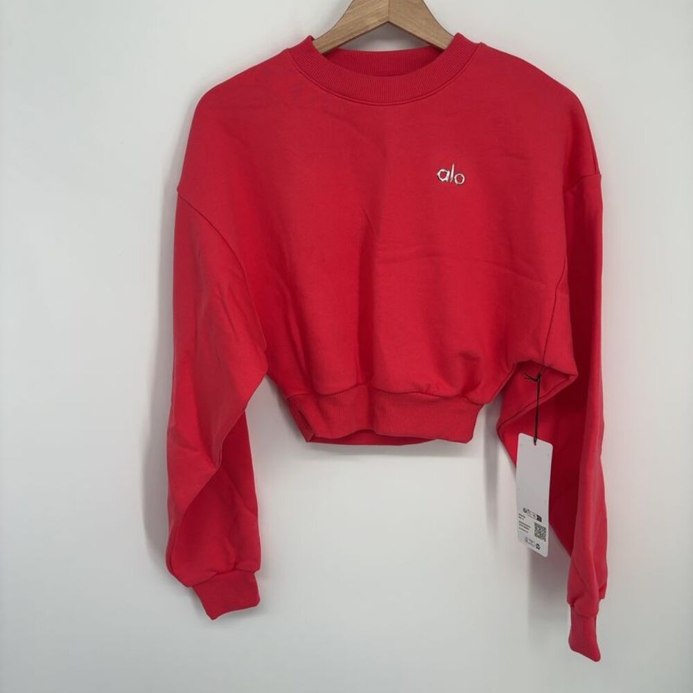 ALO Yoga Cropped Candy Red Accolade Small